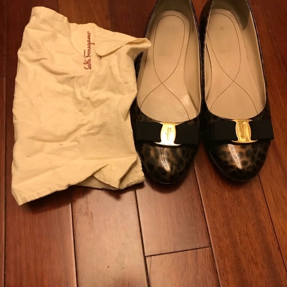 Size 9 Ferragamo Tortoise Varina Flats - Picture 2 of 5